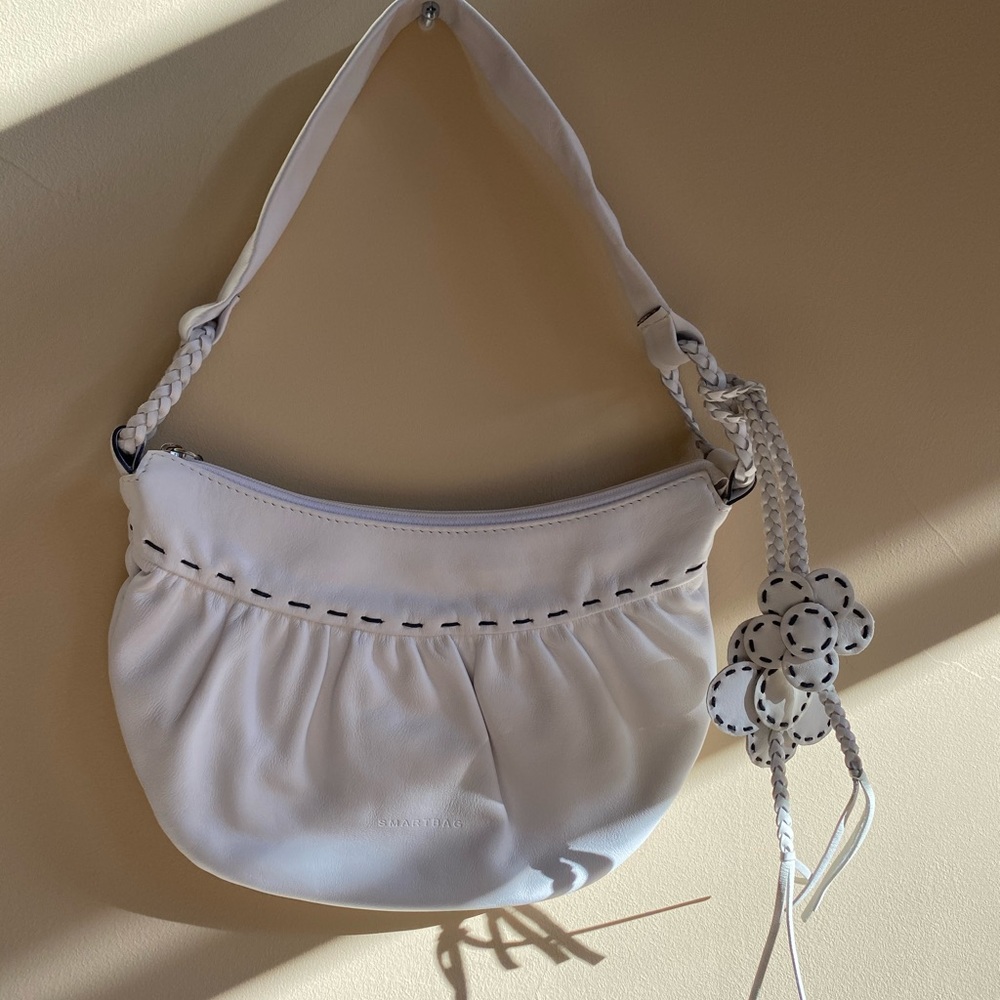 White soft  leather shoulder-barely used- Smartbag